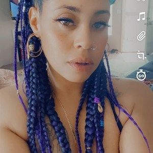 Meet your Posher, Desiree